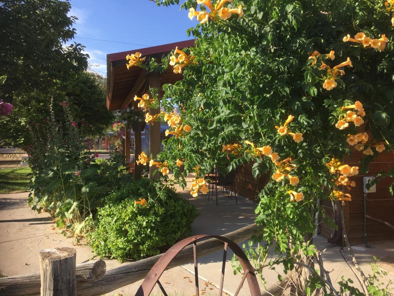 The Loubird Inn Escalante Exterior photo